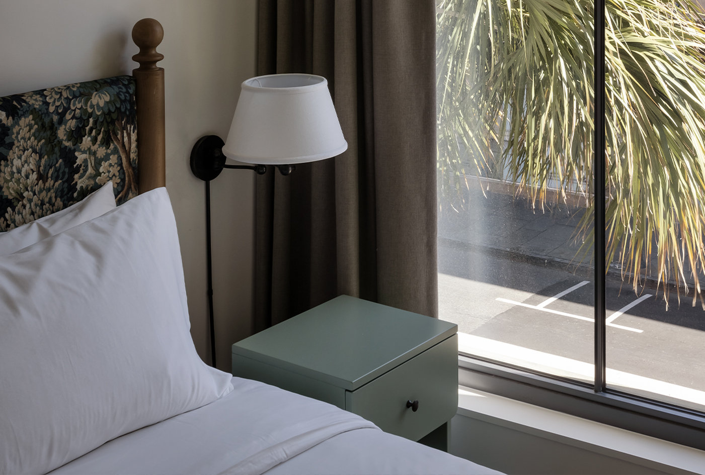 The Nickel Hotel by null