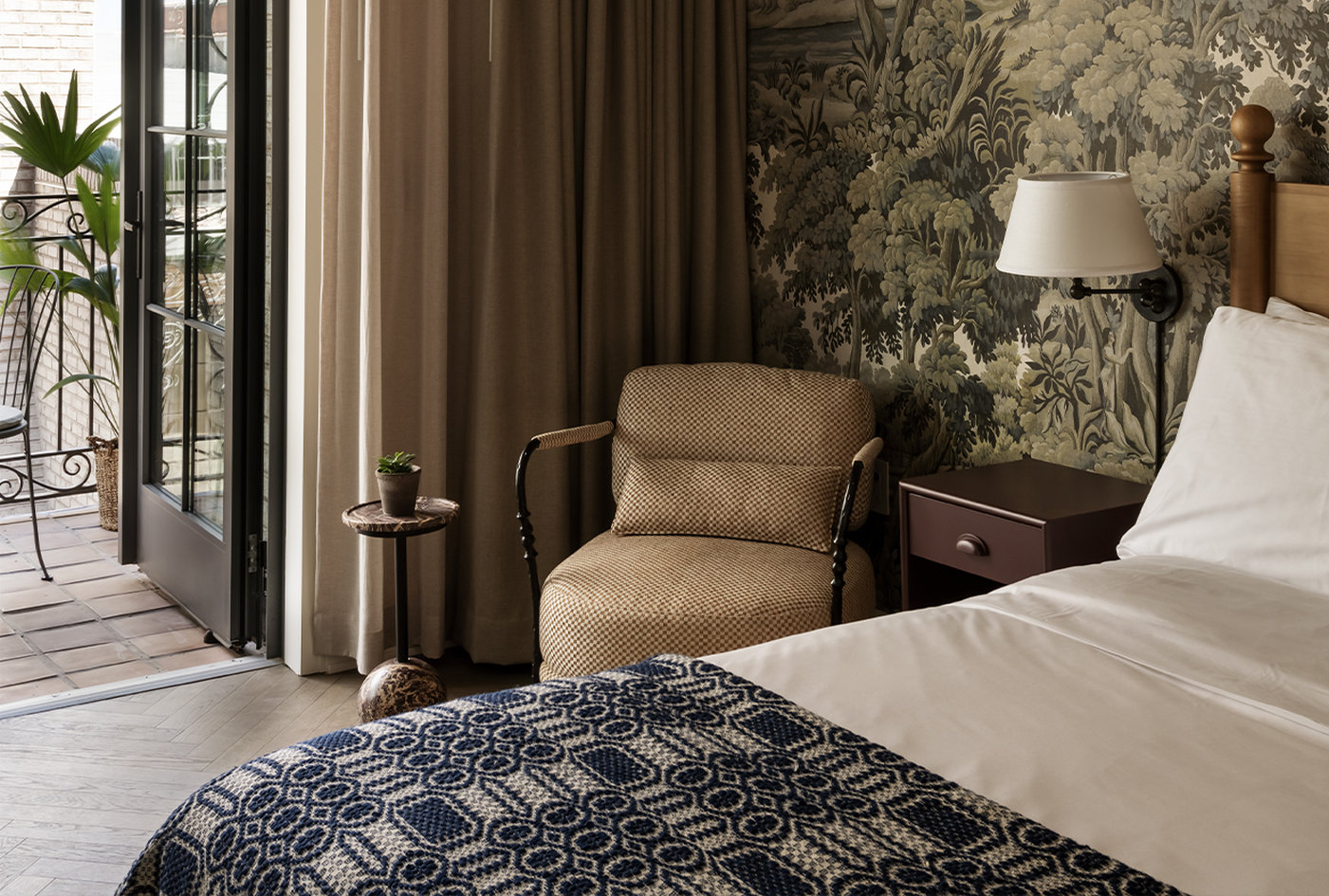 The Nickel Hotel by null