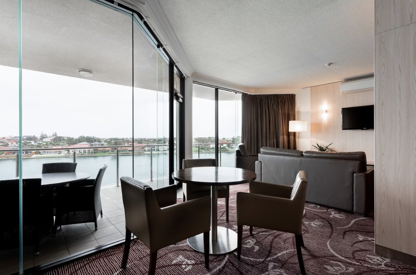 Lakes Resort Hotel by null