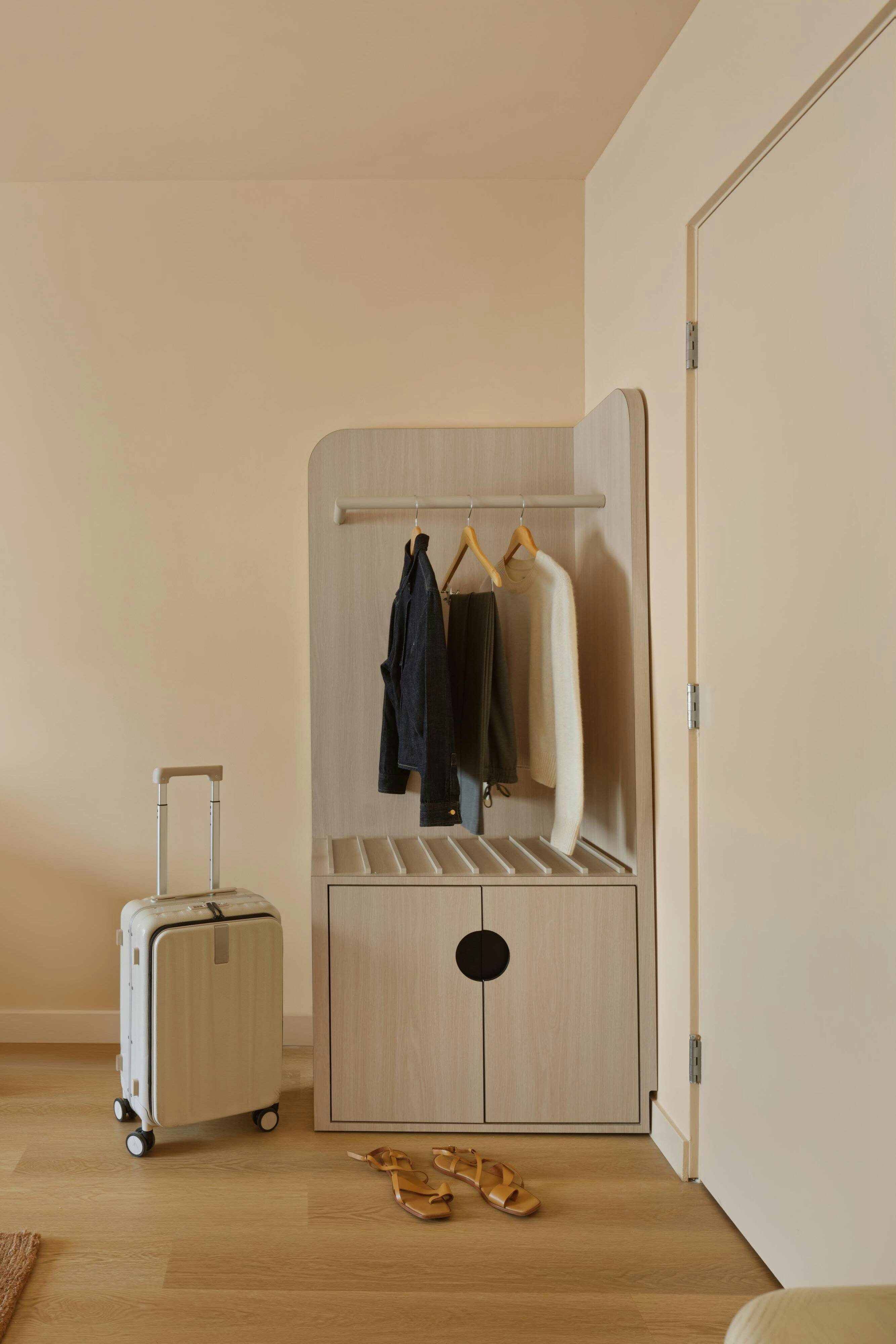 City Center Hotel Long Beach, Sonder by null