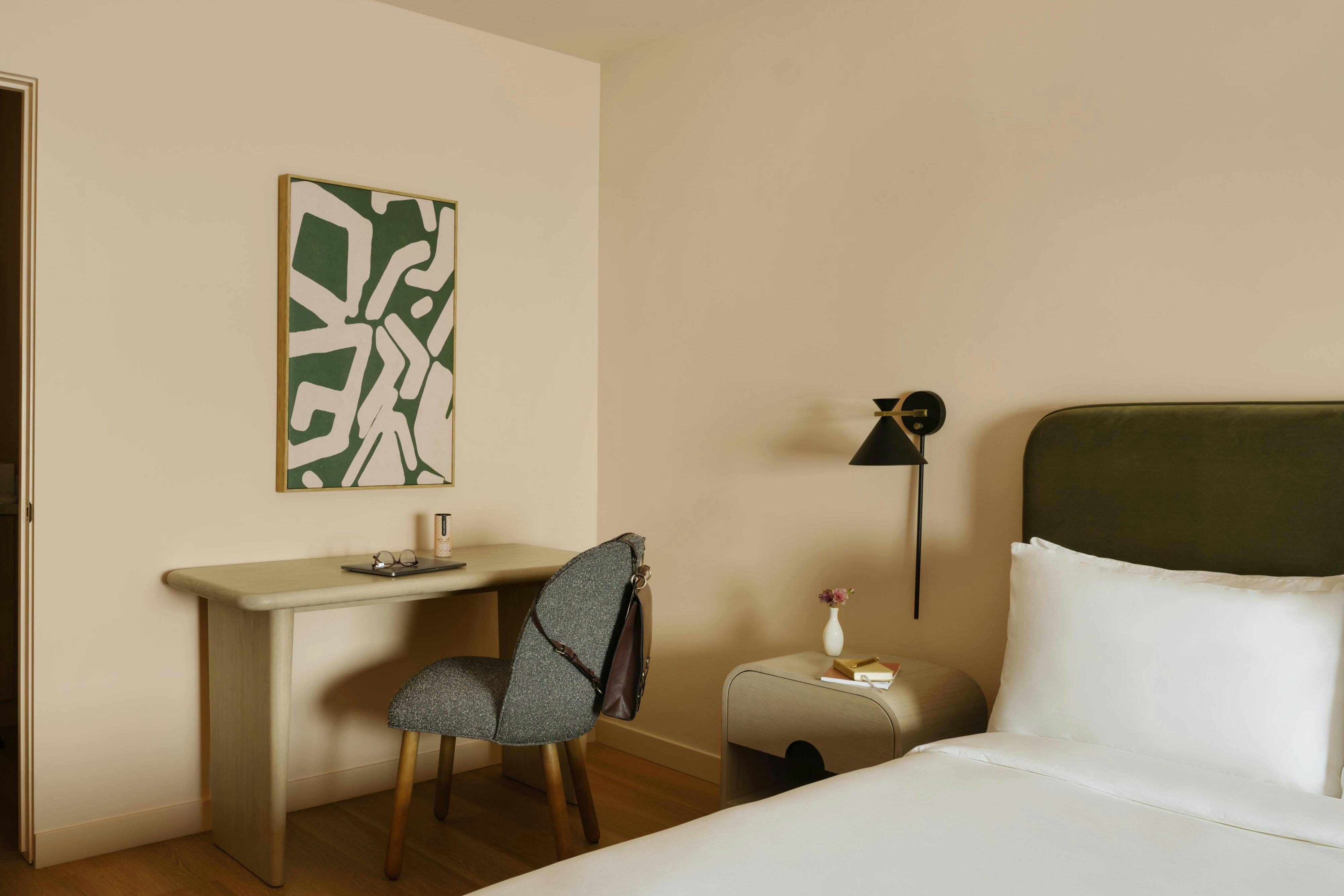 City Center Hotel Long Beach, Sonder by null