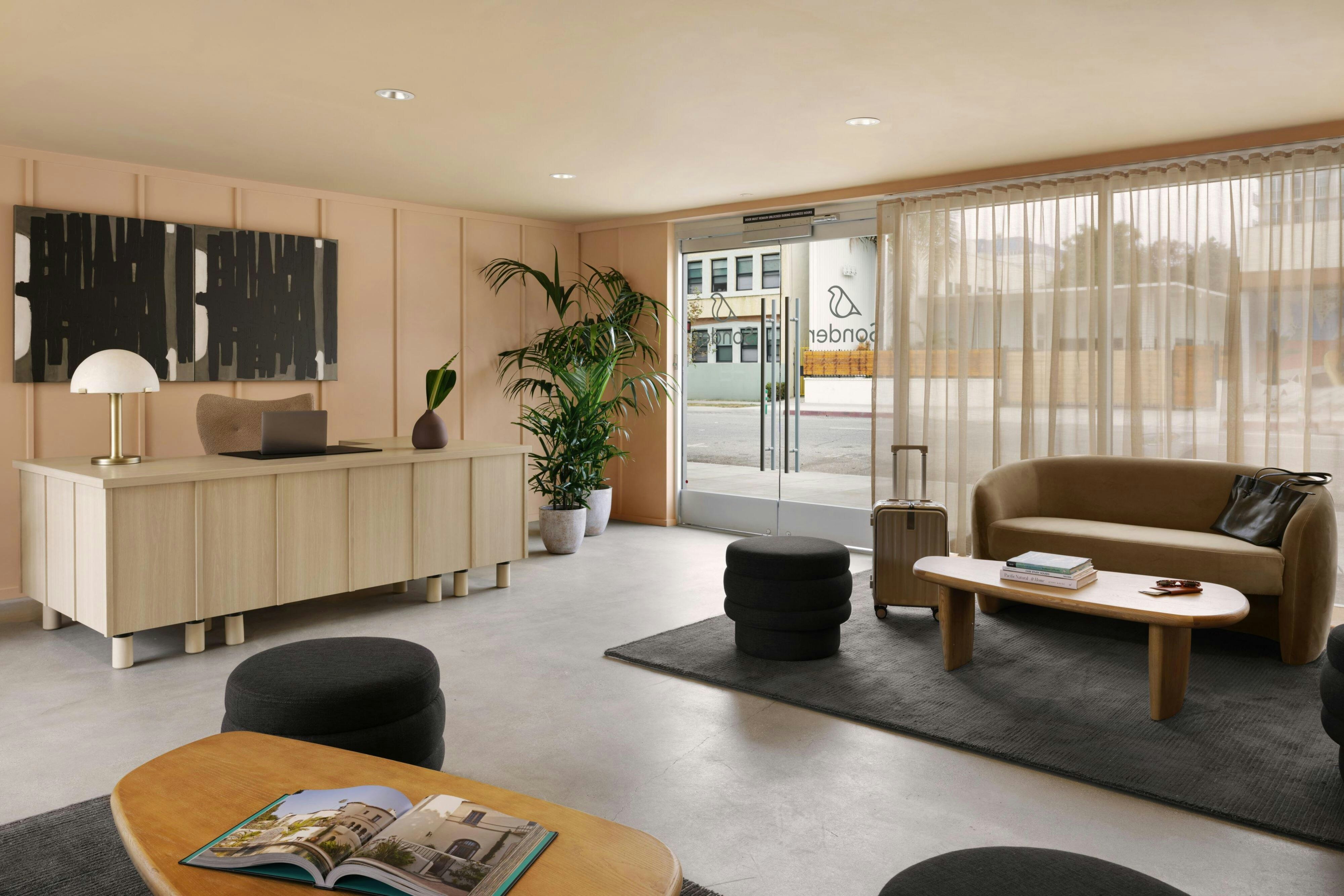 City Center Hotel Long Beach, Sonder by null