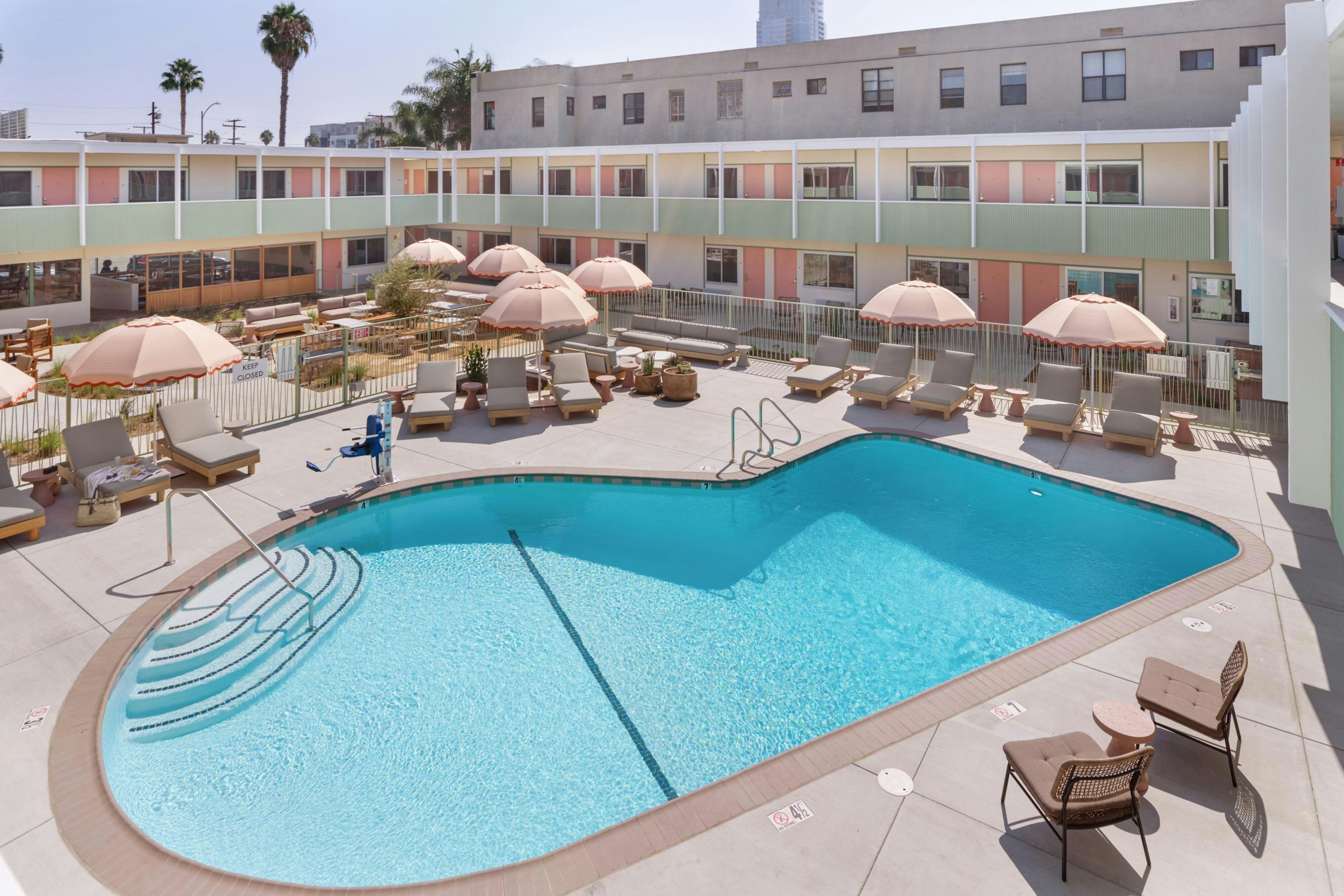 City Center Hotel Long Beach, Sonder by null