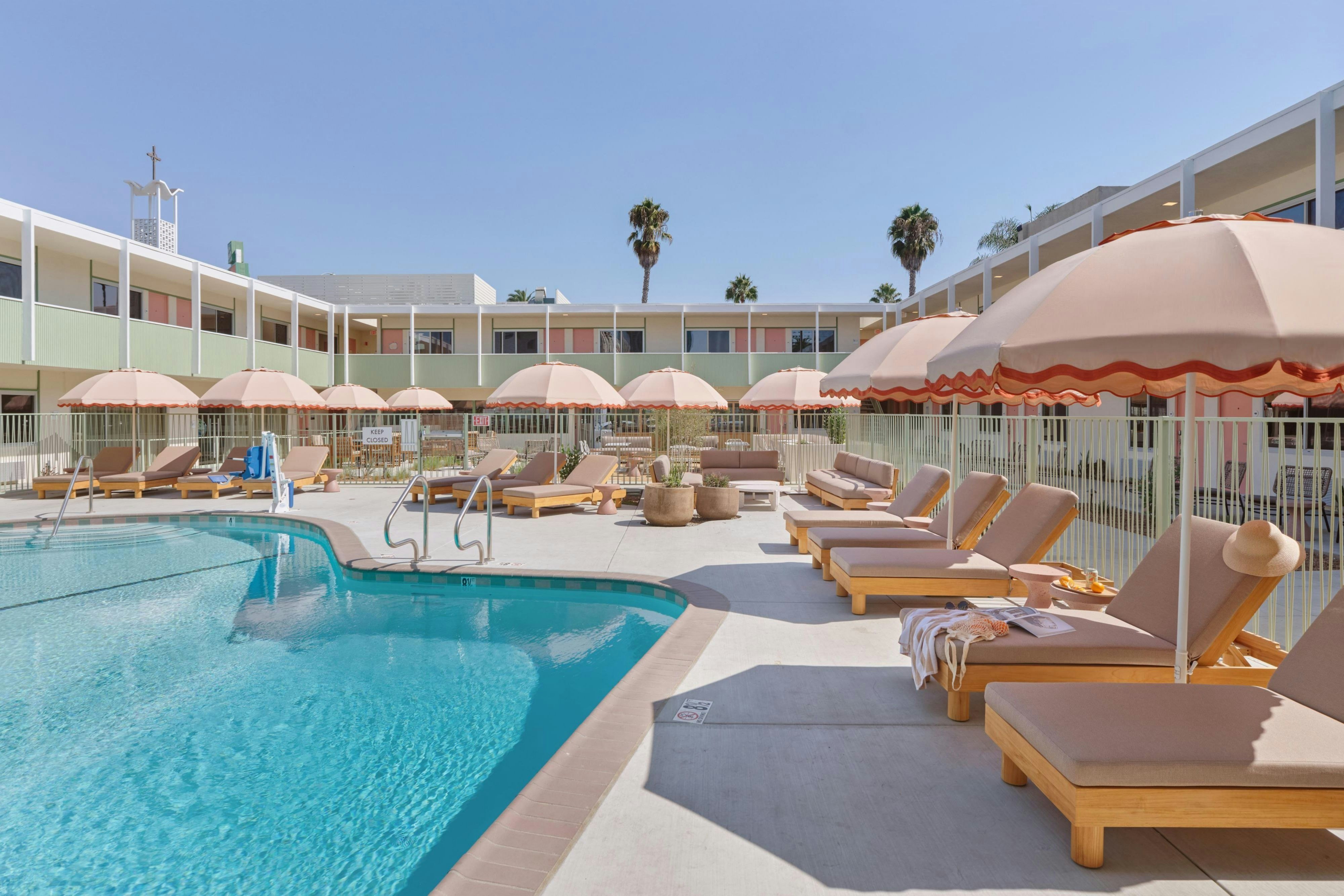 City Center Hotel Long Beach, Sonder by null