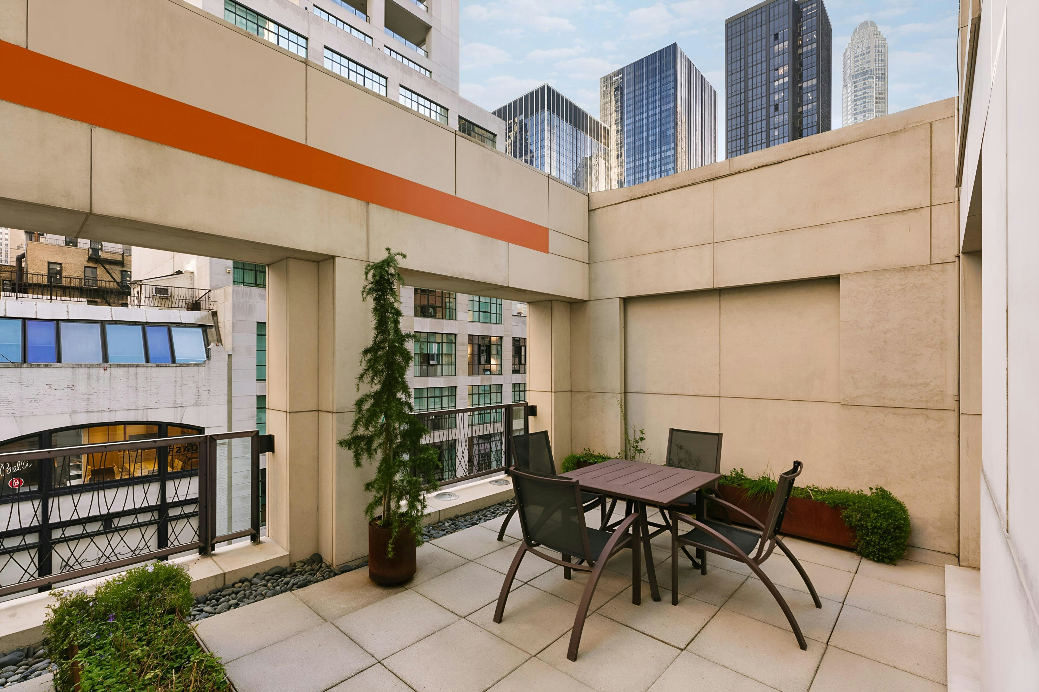 Chambers Hotel Central Park South, Sonder by null