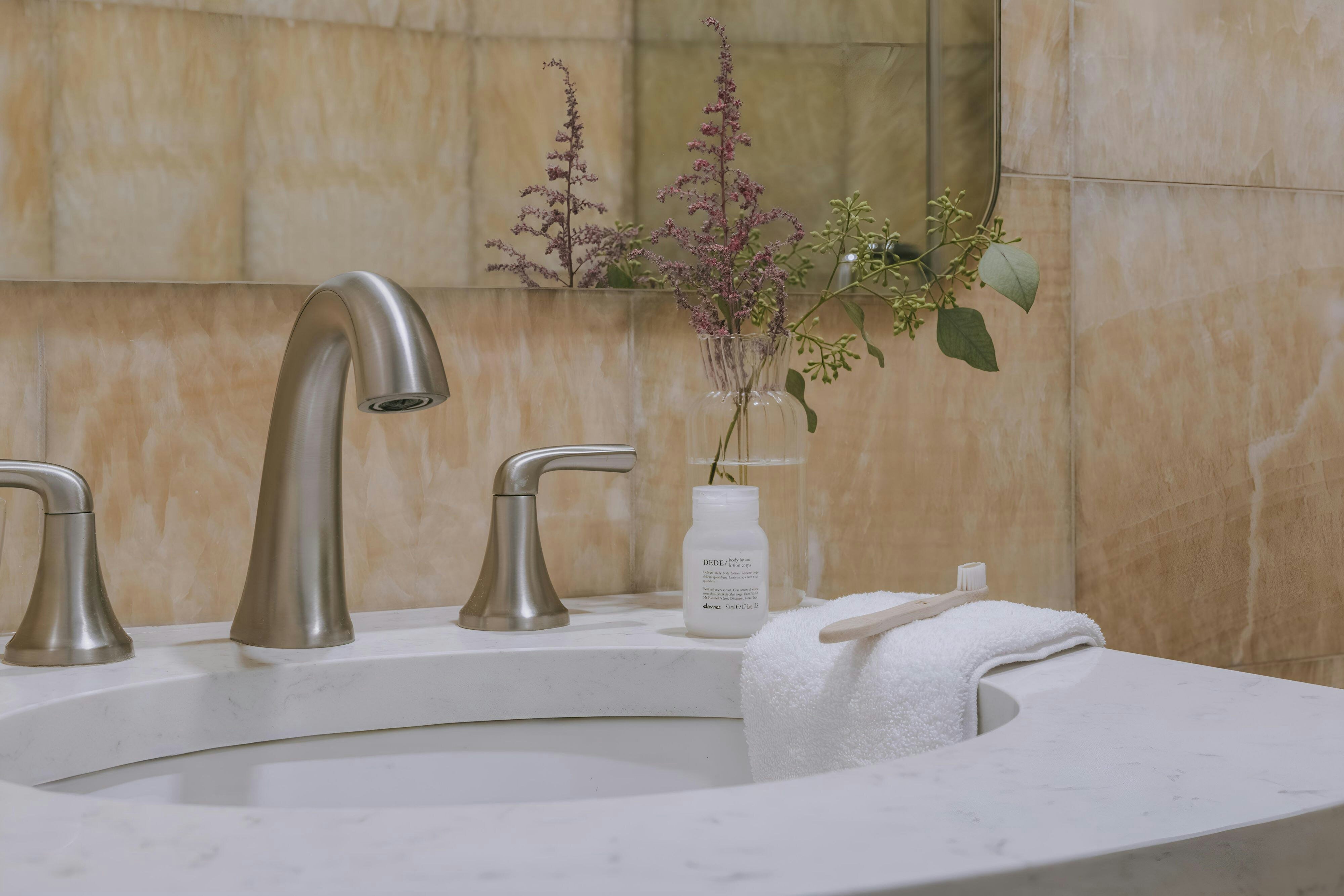 Flatiron Hotel, Sonder by null