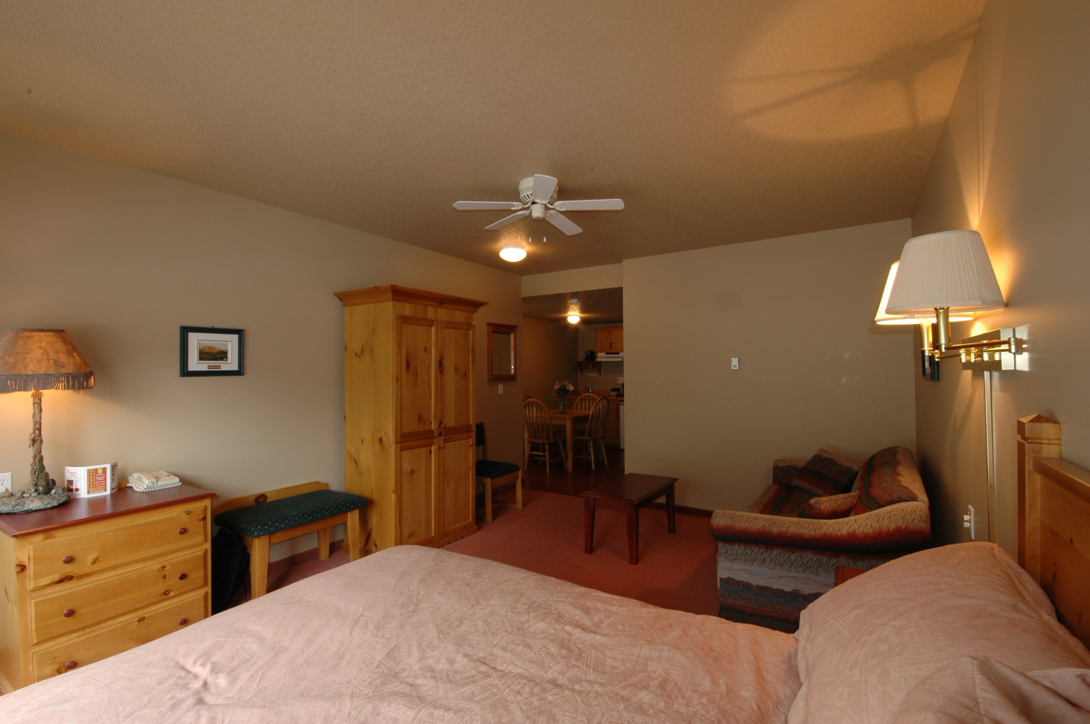Waterton Lakes Lodge Resort by null