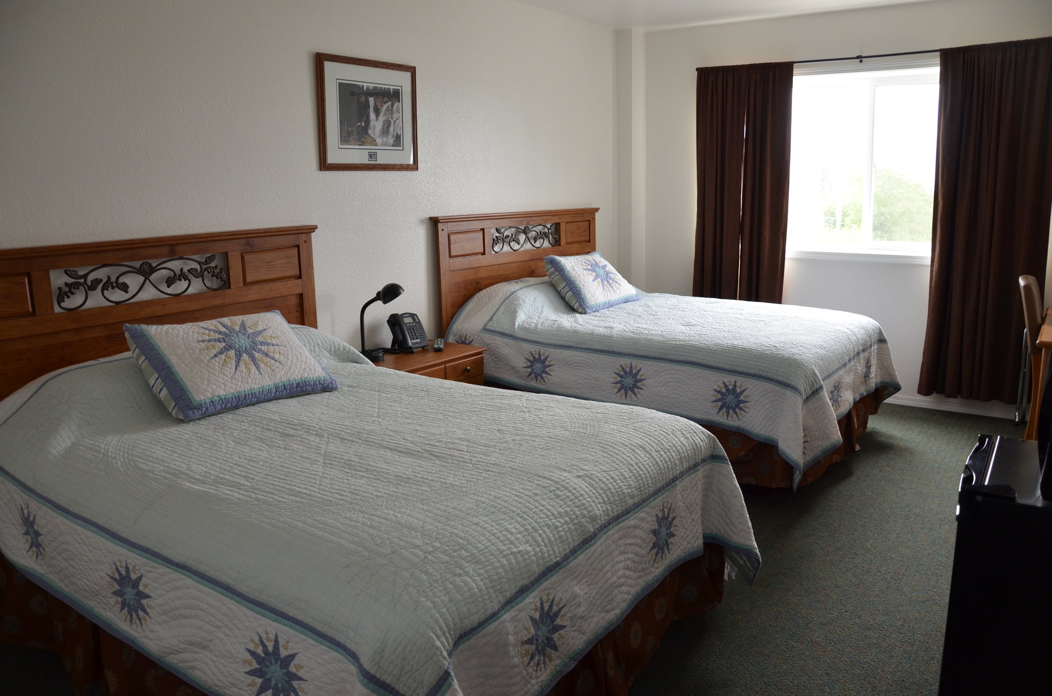 Eagle Bay Inn photo 3