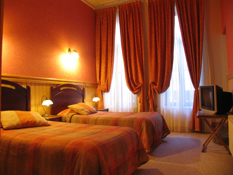 Hotel Plaza by null