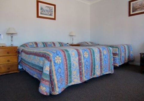 Castle Motel Bairnsdale by null