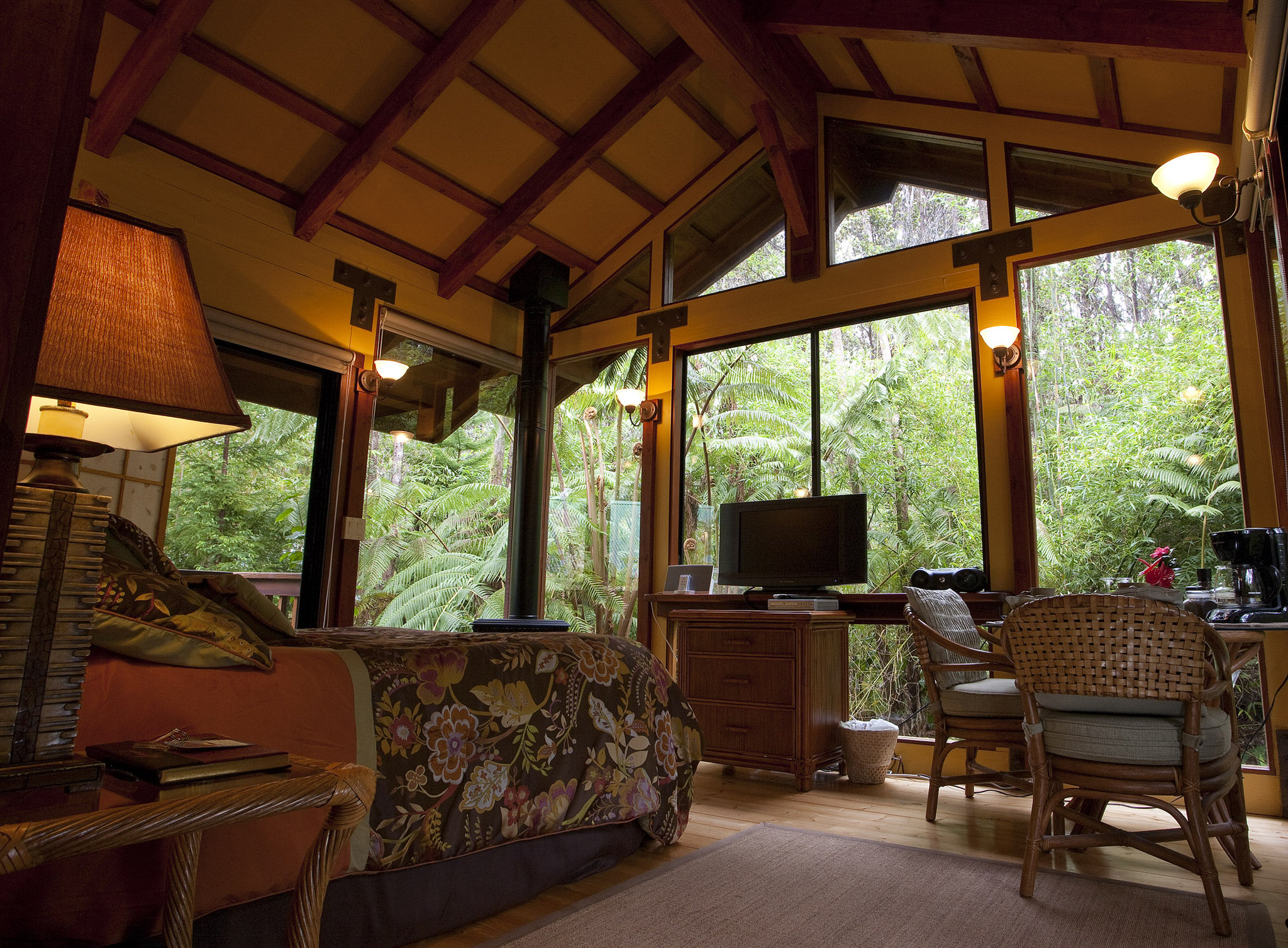 Volcano Village Lodge by null