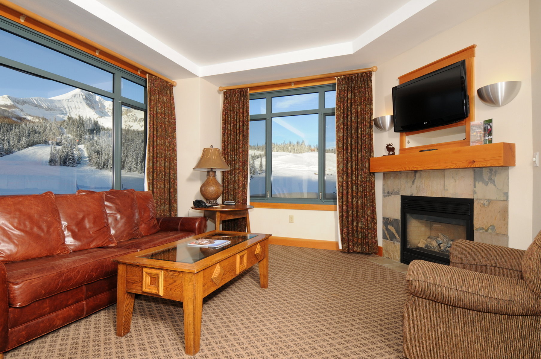 The Summit Hotel by null