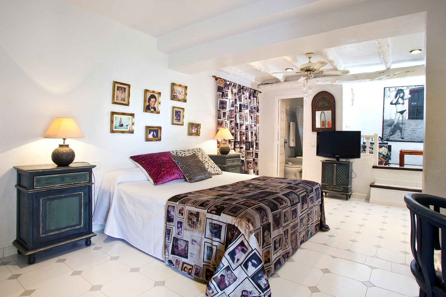 Pikes Ibiza by null