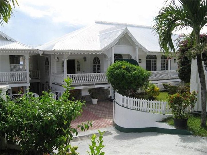 Grenadine House by null