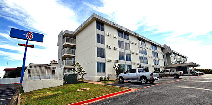 Motel 6 Fort Worth, TX - Downtown East image