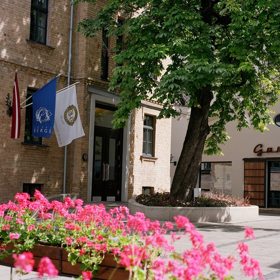 Hotel Bergs Suites by null