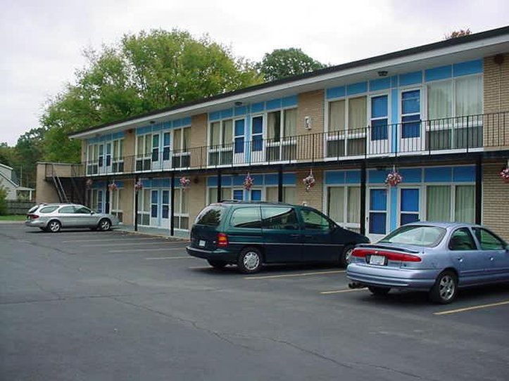 Chipican Motel image