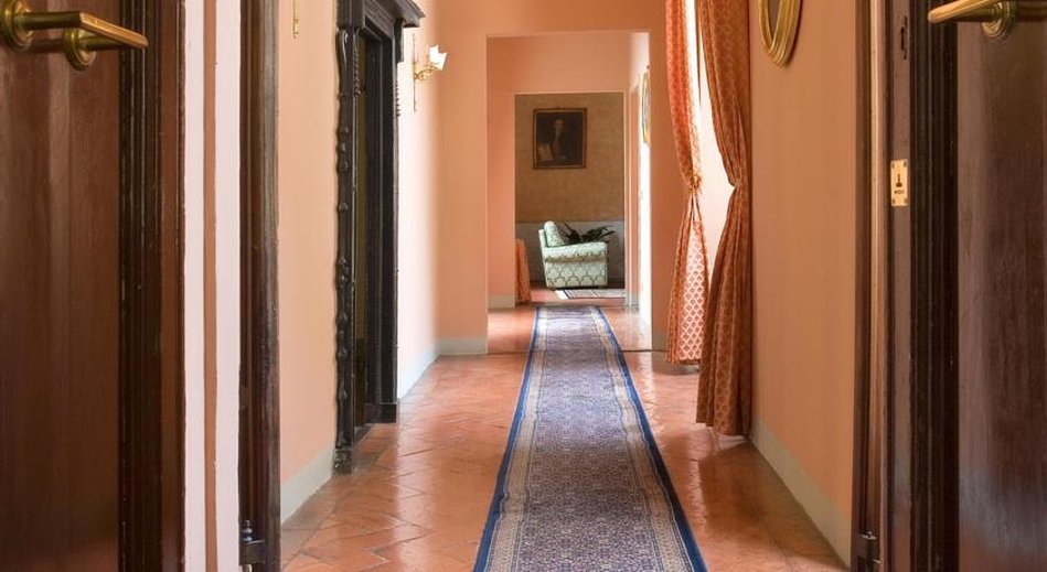 Palazzo Magnani Feroni by null