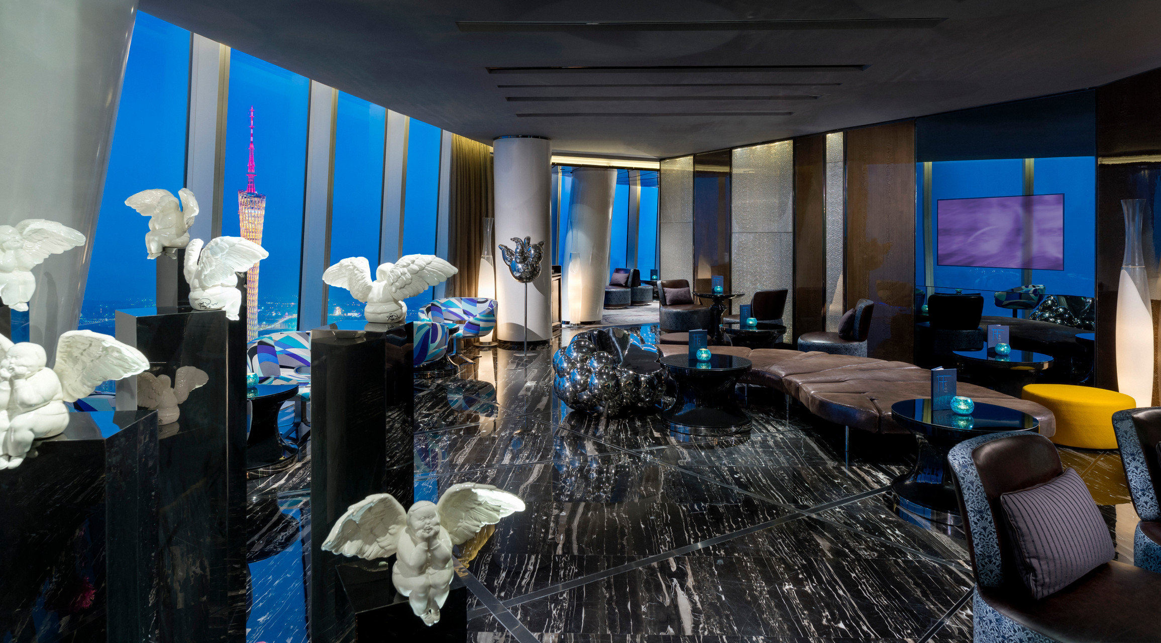 Four Seasons Hotel by null