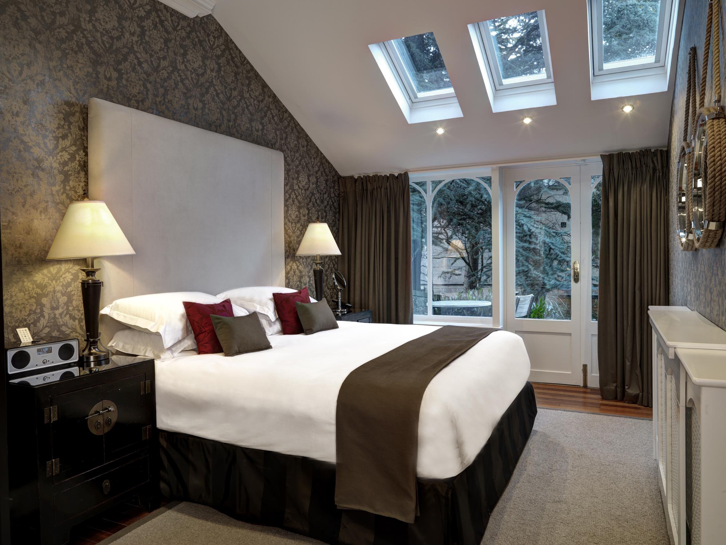 Nira Caledonia by null