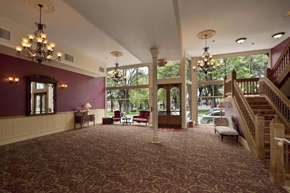 Historic Plaza Hotel by null