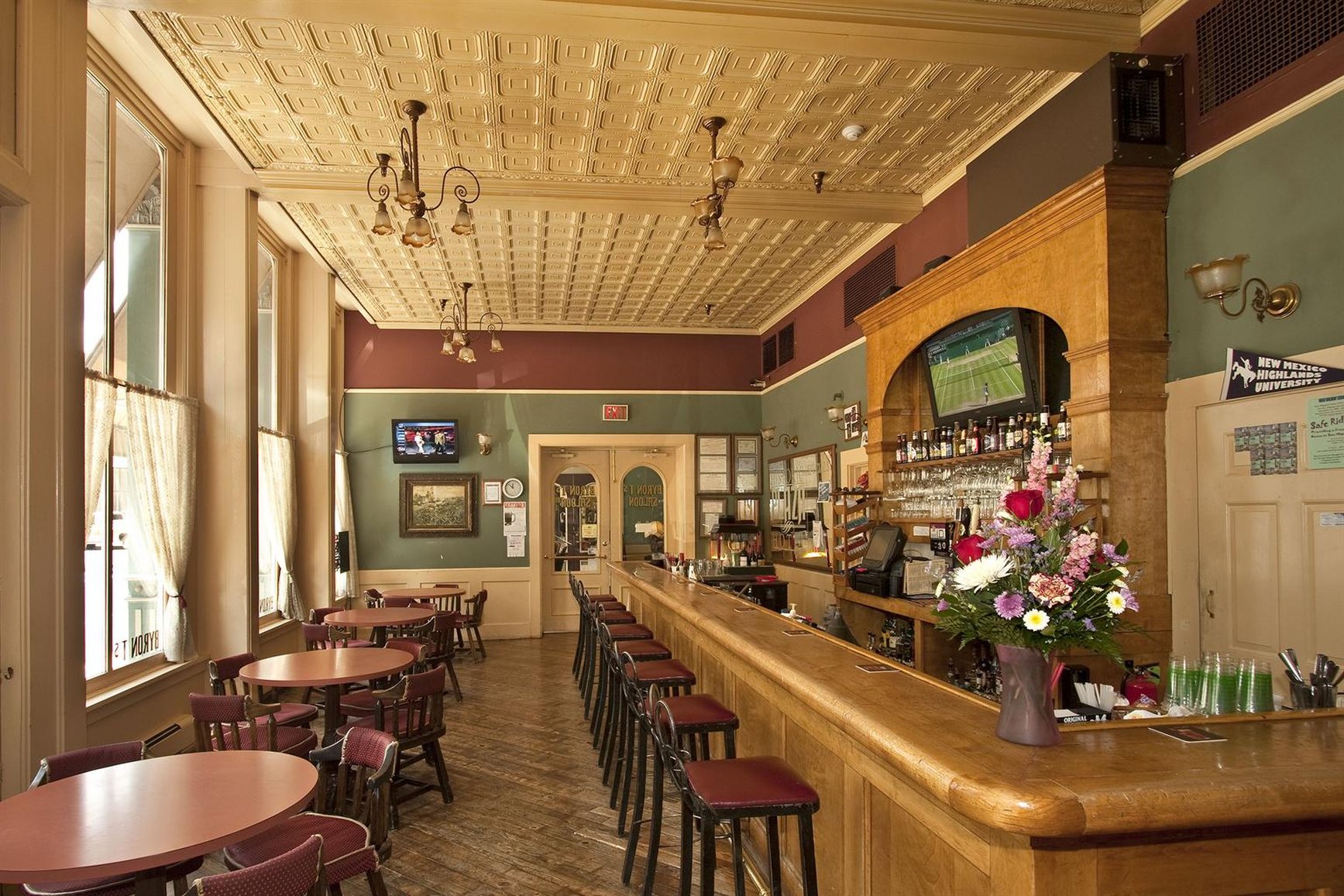Historic Plaza Hotel by null