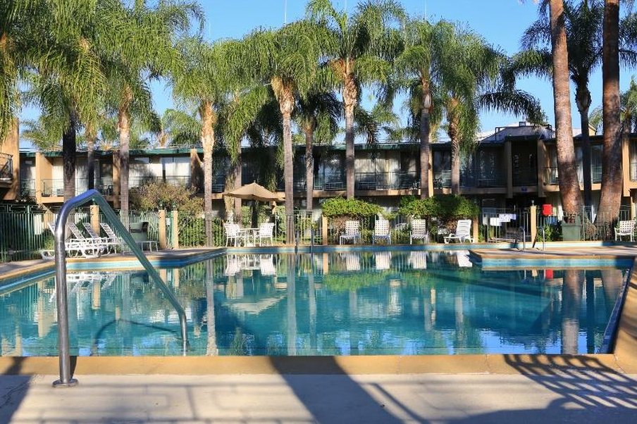 Valley Inn Hotel by null