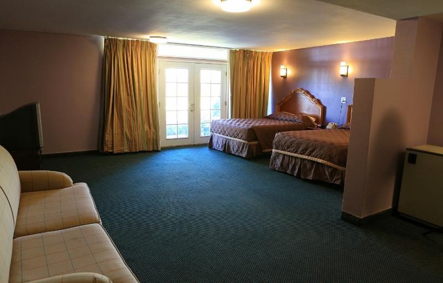 Valley Inn Hotel by null