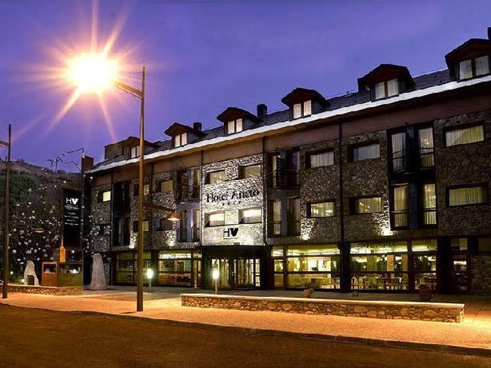 Hotel Aneto by null