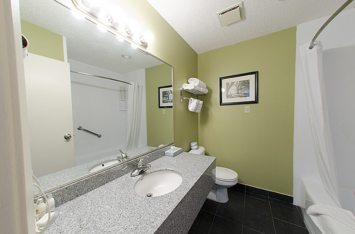 Bayshore Inn & Spa by null
