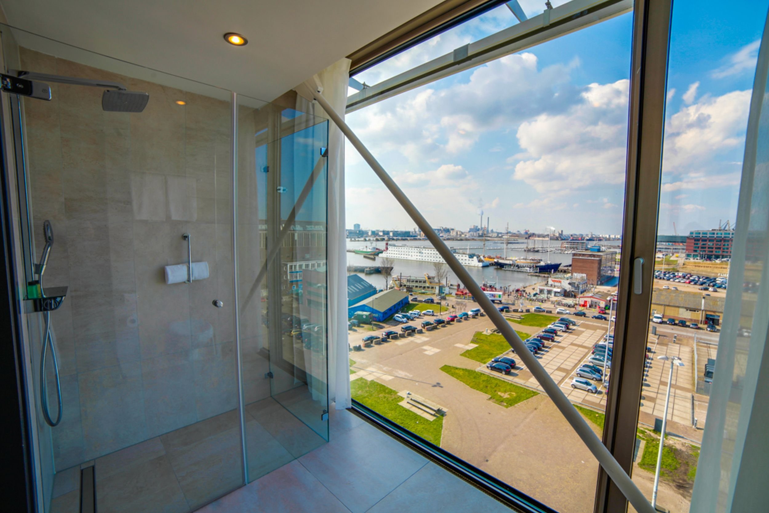 DoubleTree by Hilton Amsterdam - NDSM Wharf by null
