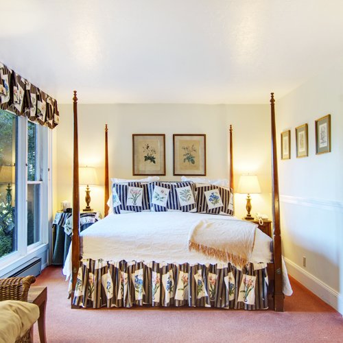 Babbling Brook Inn by null