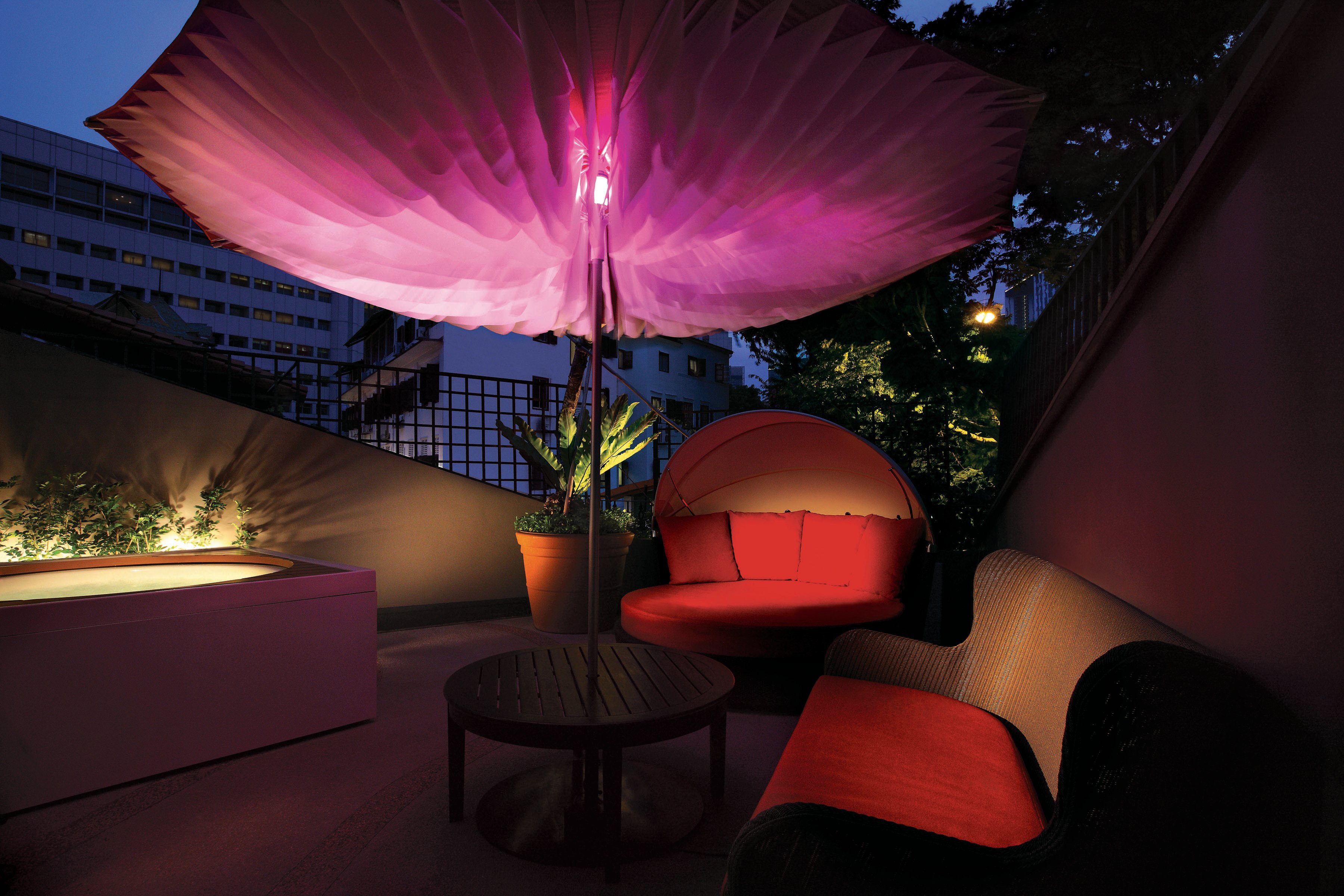 The Scarlet Singapore by null