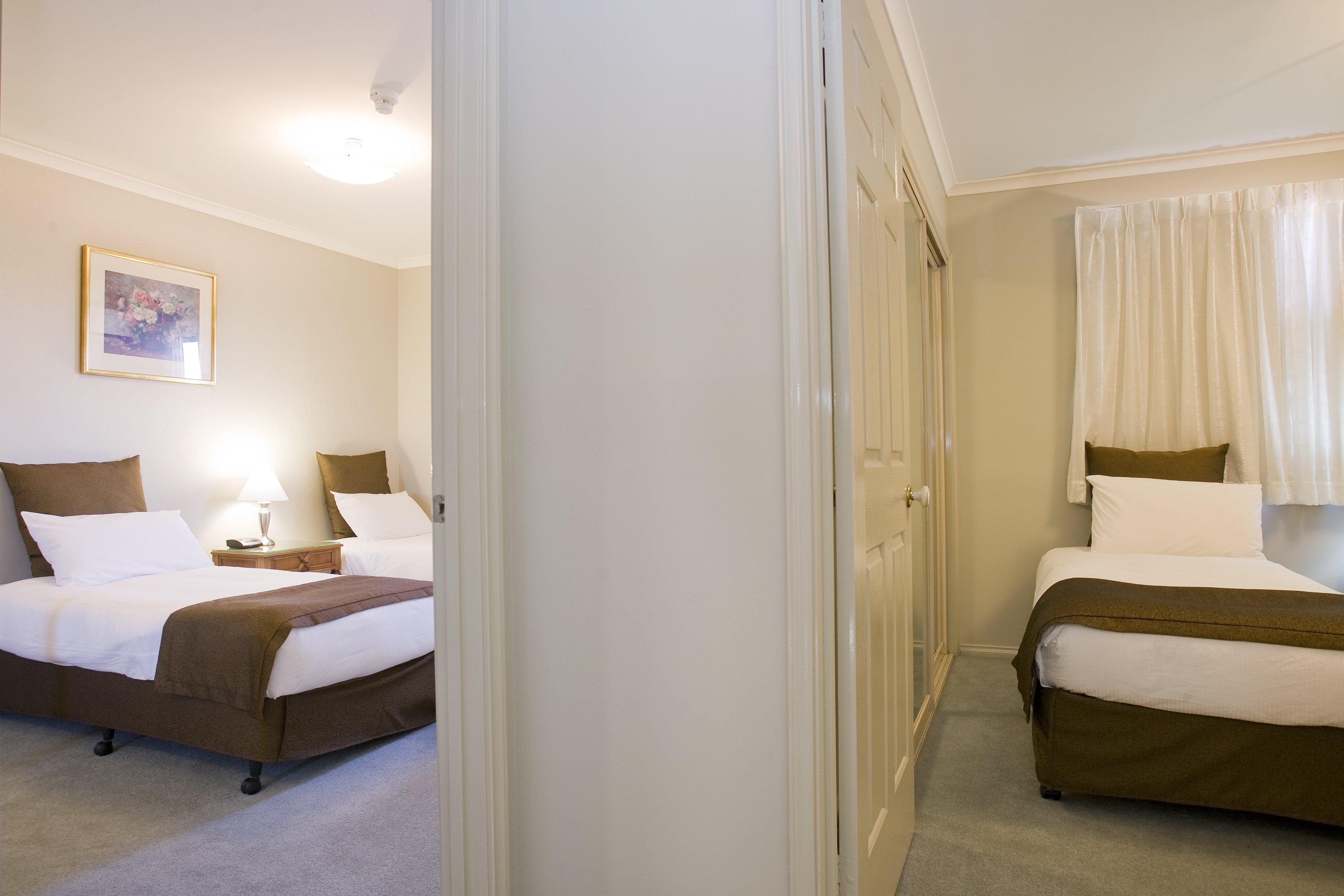 Pinnacle Apartments Canberra by null