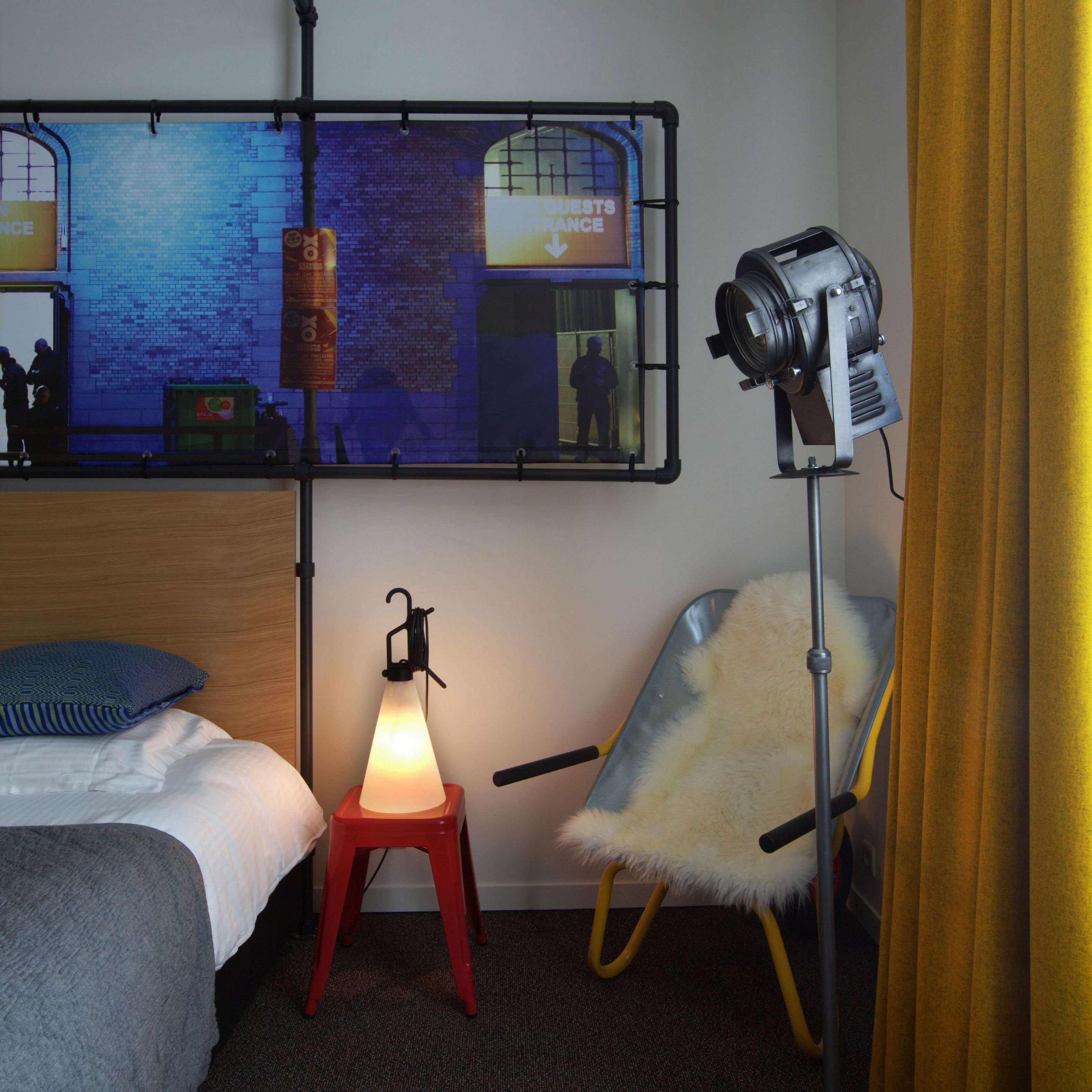 Zoom Hotel by null
