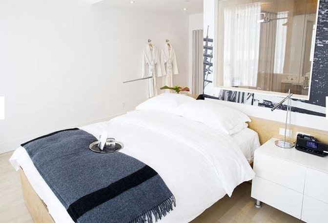 The Beverley Hotel Queen West, Sonder by null