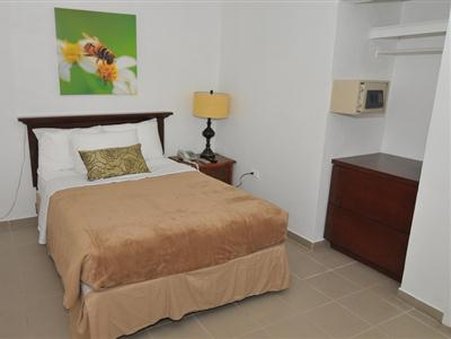 Tres Palmas Inn by null