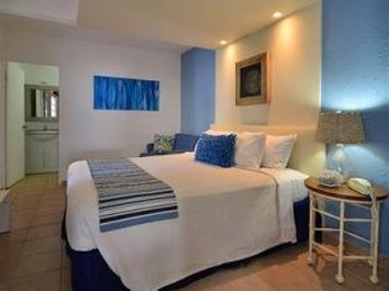 Tres Palmas Inn by null