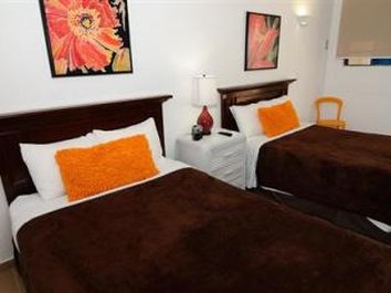 Tres Palmas Inn by null