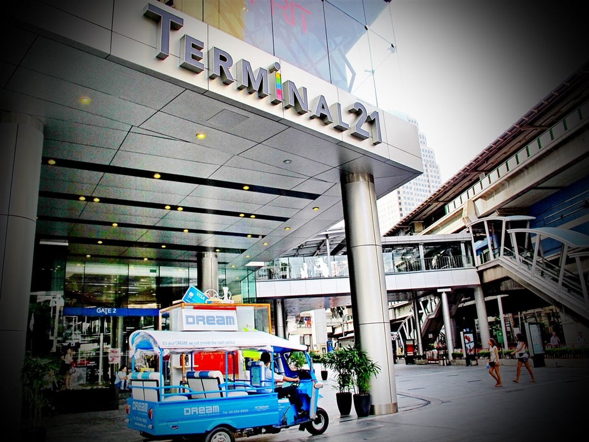 Night Hotel Bangkok - Sukhumvit 15 by null