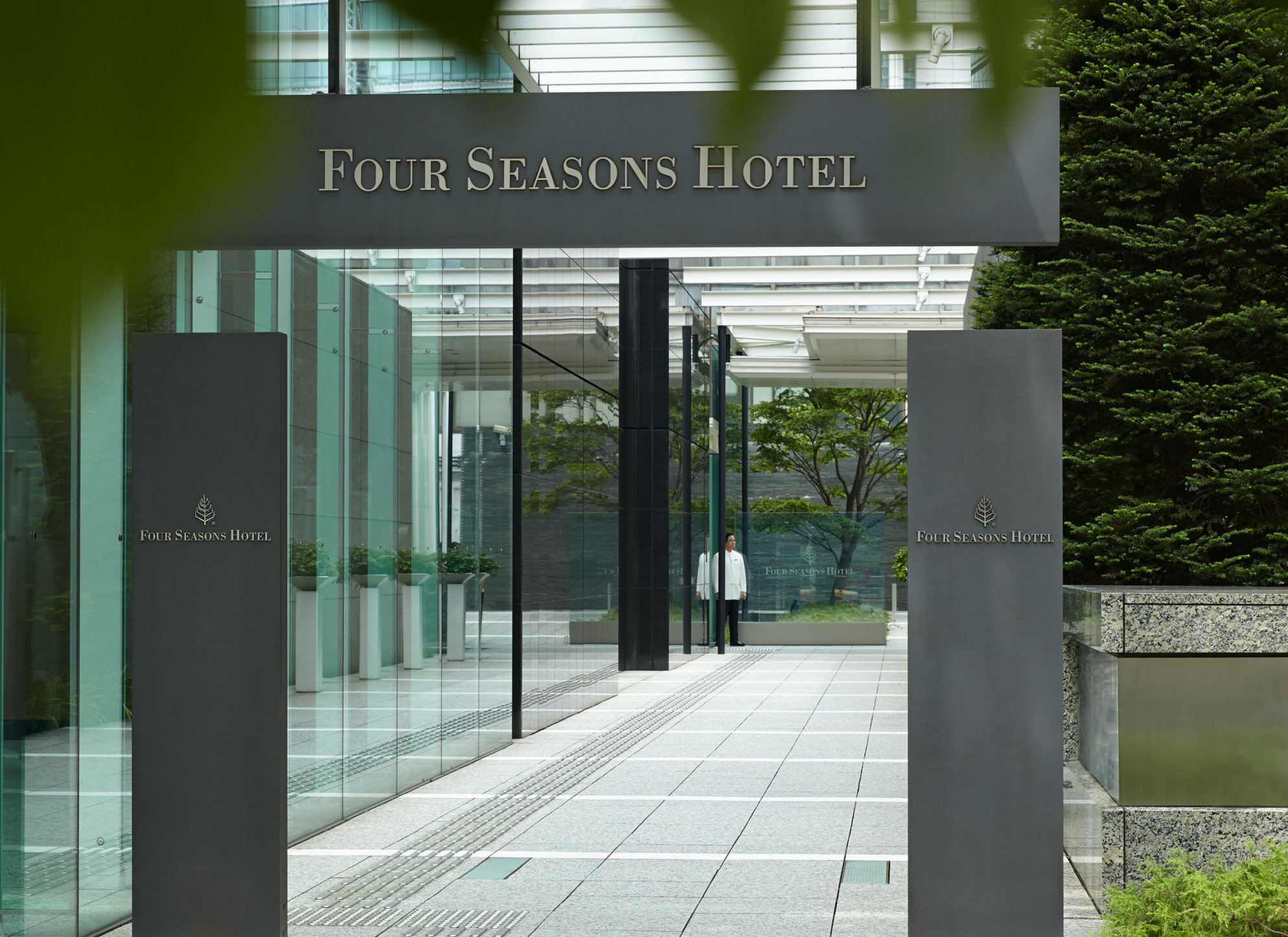 Four Seasons Hotel Tokyo At Marunouchi by Google