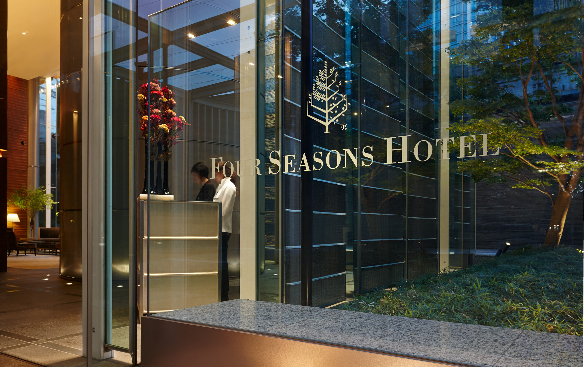 Four Seasons Hotel Tokyo At Marunouchi by Google