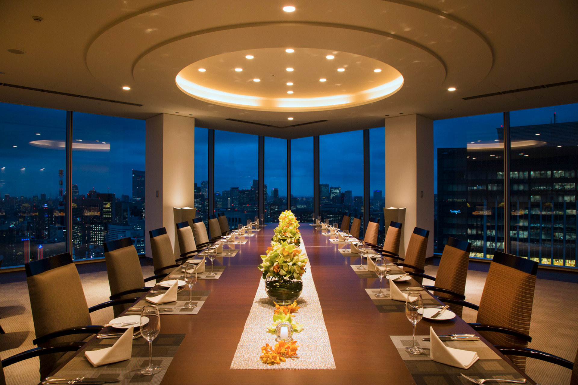 Four Seasons Hotel Tokyo At Marunouchi by Google