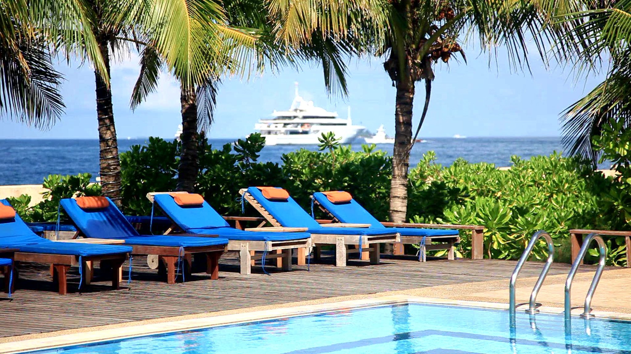 Hulhule Island Hotel by null