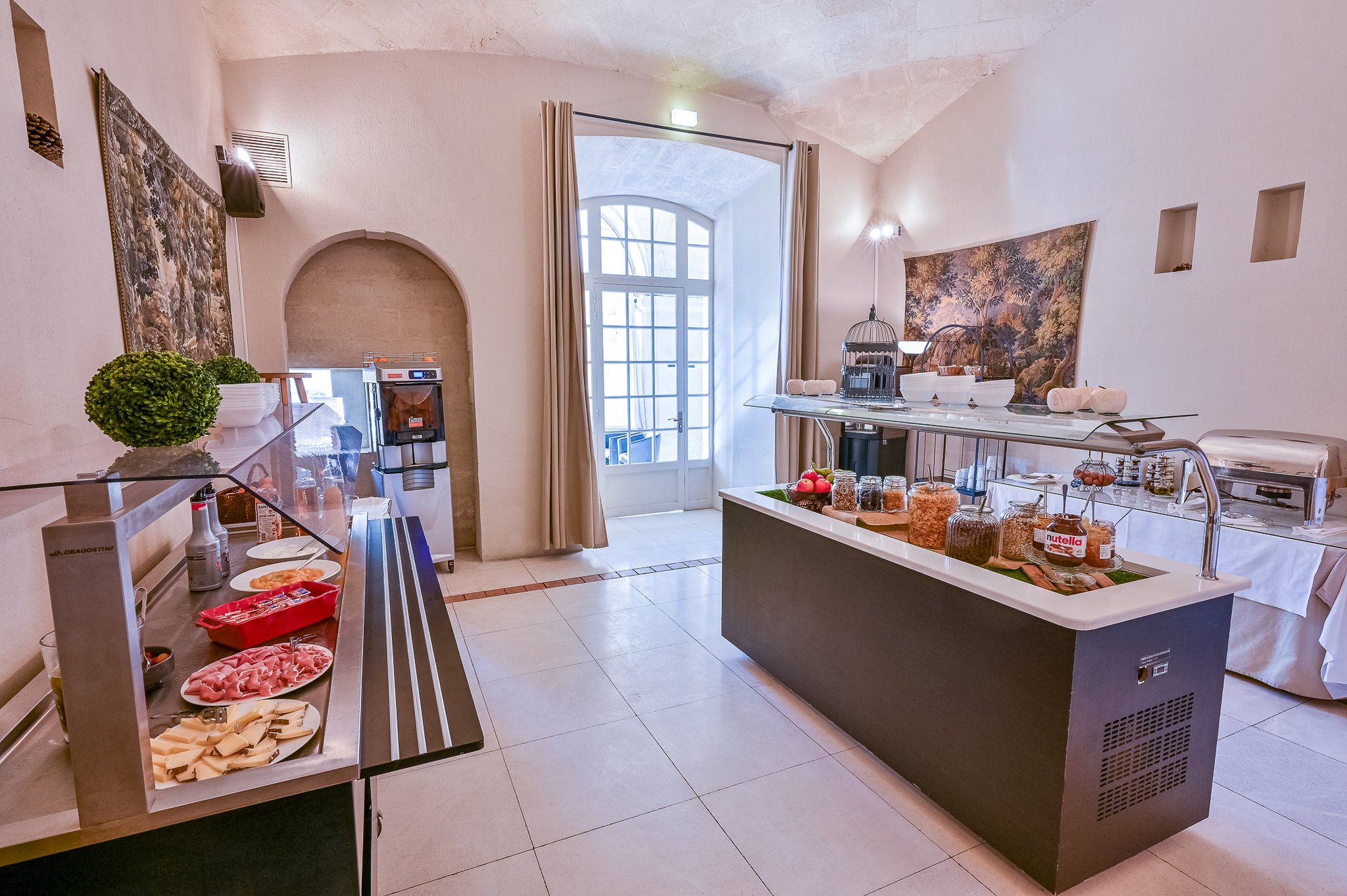 Hotel Cloitre Saint Louis by null