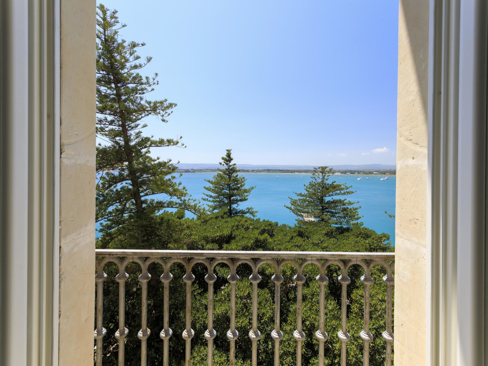 Grand Hotel Des Ètrangers by null