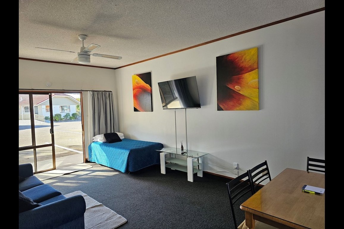 Summit Motor Lodge by null