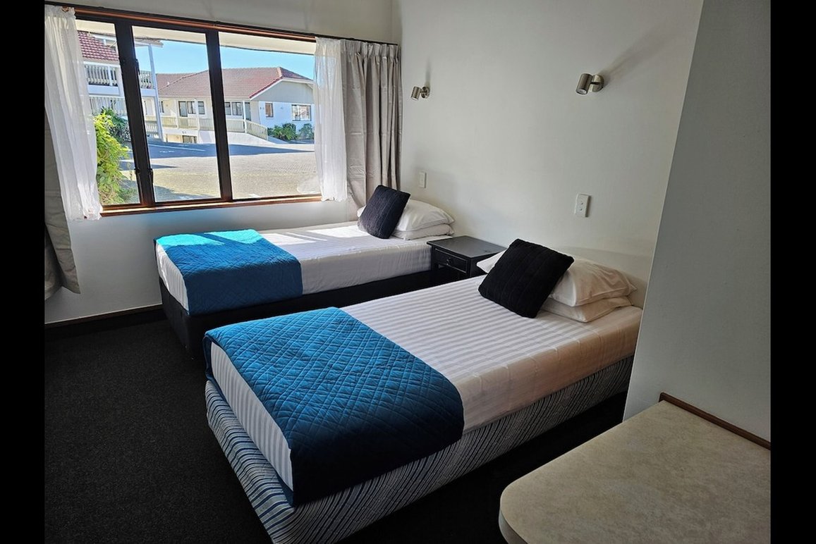 Summit Motor Lodge by null