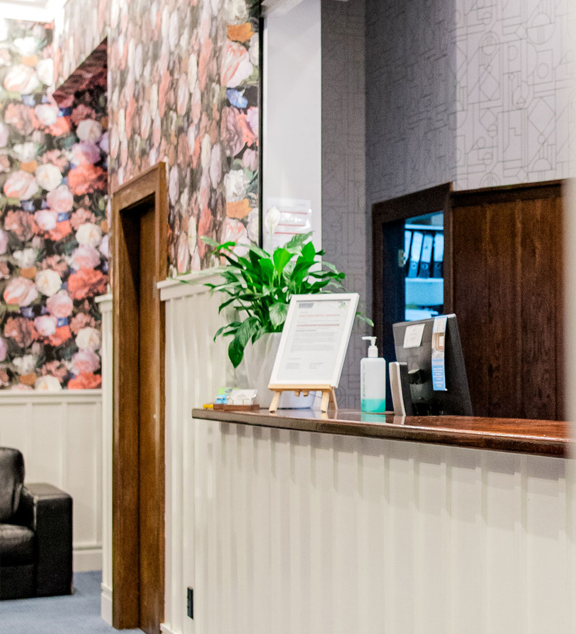 The Cambridge Hotel by null