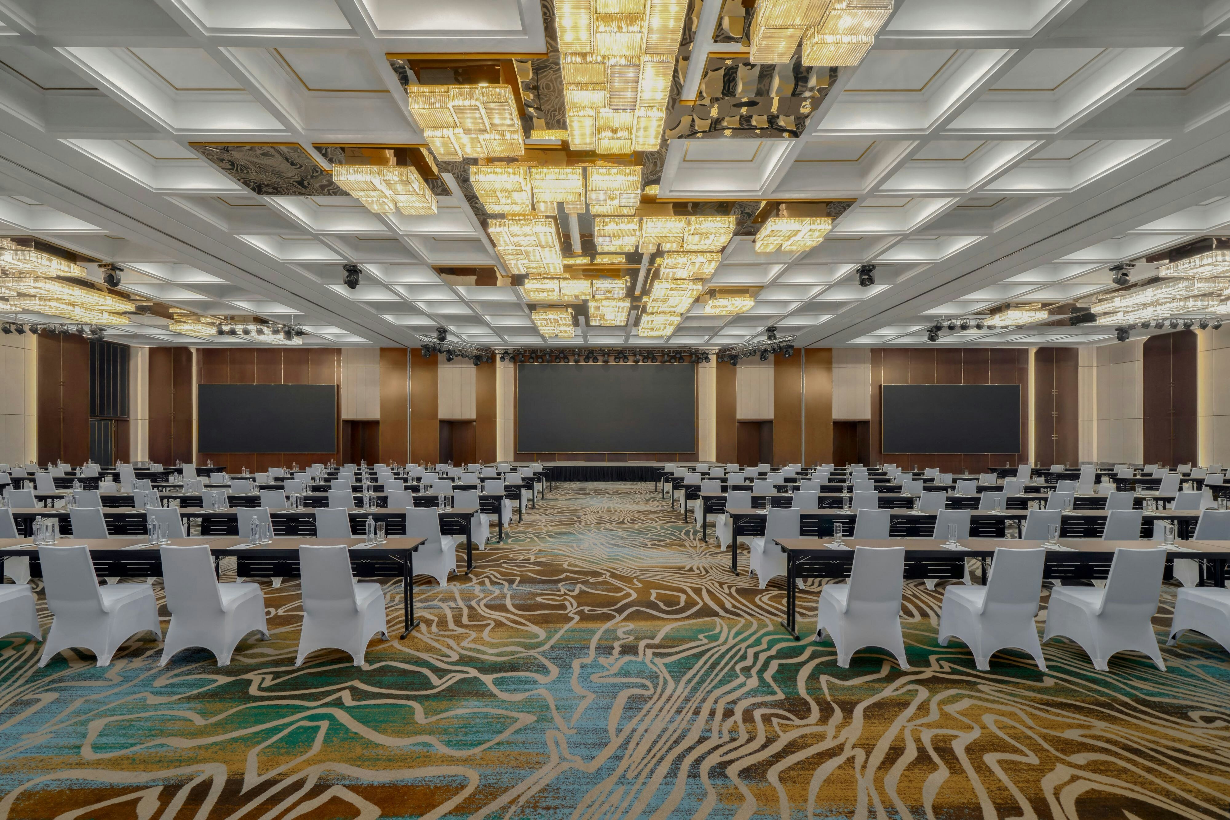 Vinpearl Landmark 81, Autograph Collection by null